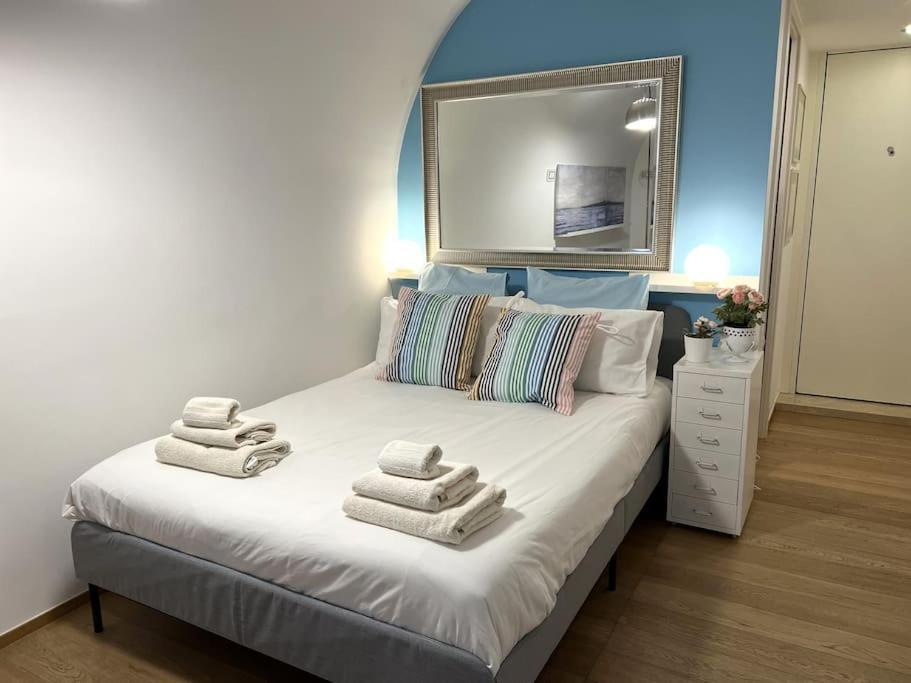 Apartamento Tiny House In Centro Bari Exterior foto